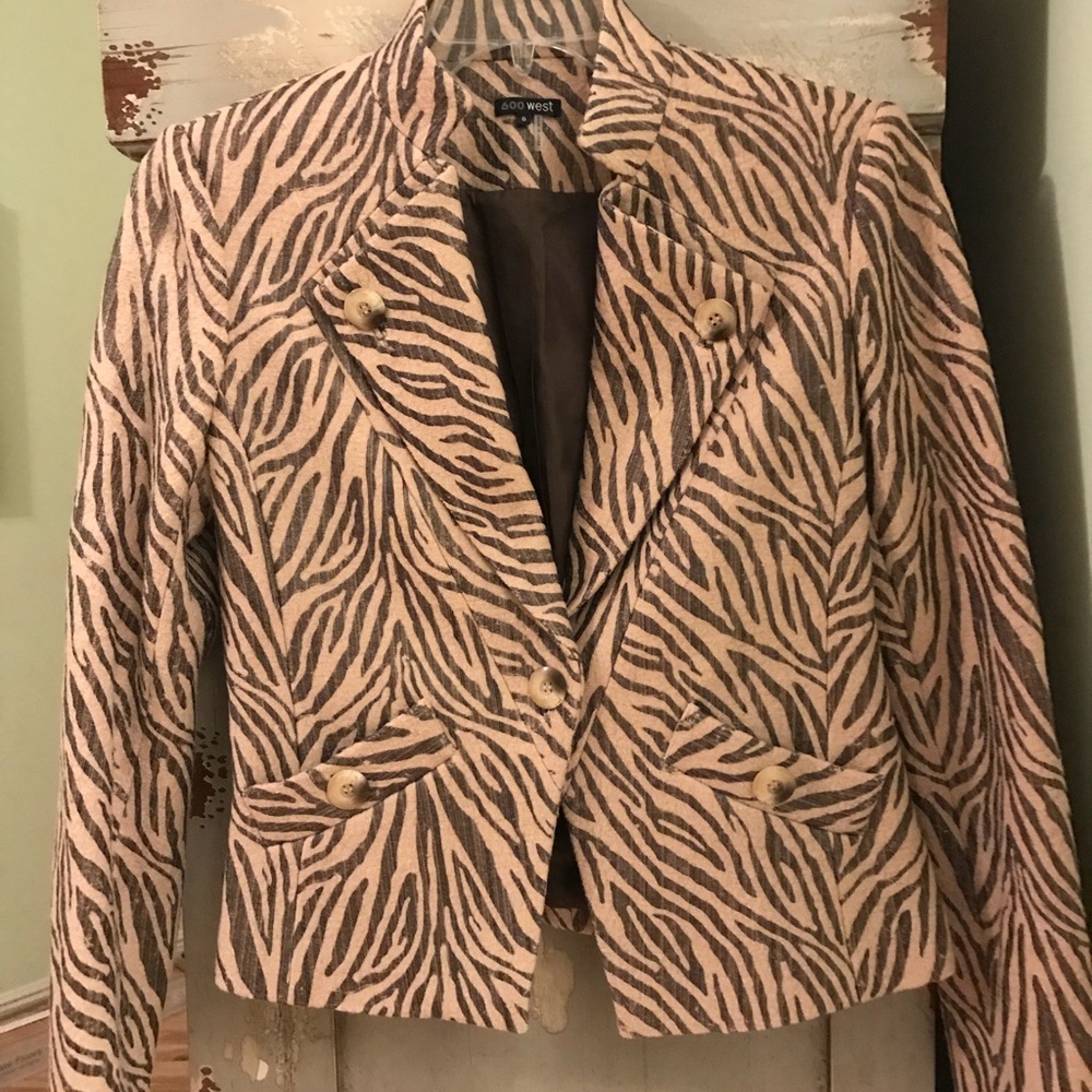Ladies jacket/600 West